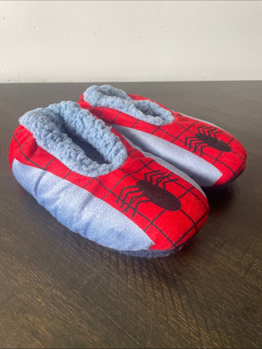 Marvel Red & Light Blue Spider Grid Kids Footie Slippers